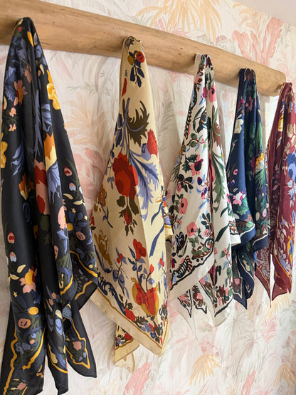 Foulard fantasia fiori - NERO