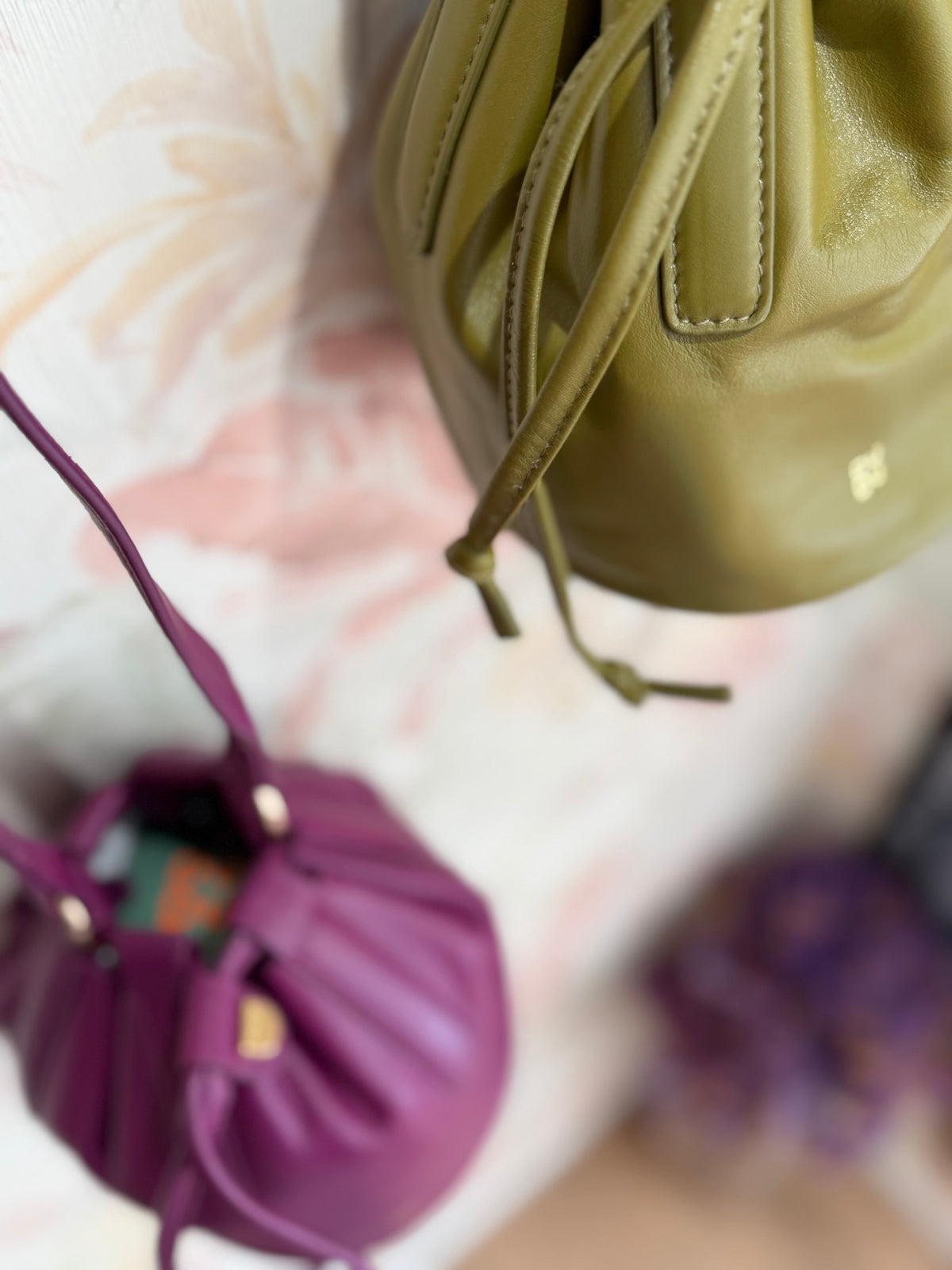 Borsa in pelle con coulisse piccola- FUCSIA