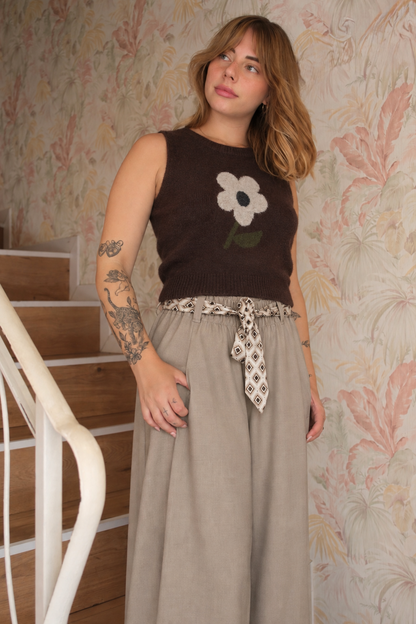 Gilet in maglia con stampa fiore - MARRONE